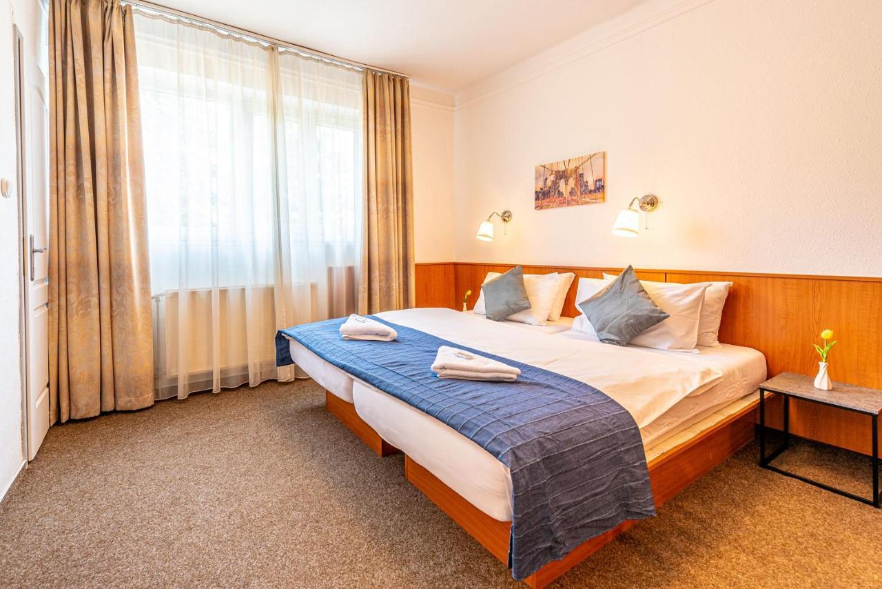 Korona Panzio Budapešť Exteriér fotografie